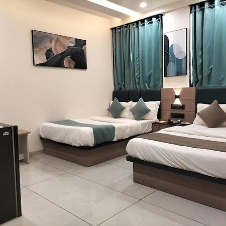 Hotel Paris Plaza أحمد أباد المظهر الخارجي الصورة
