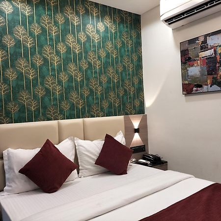 Hotel Paris Plaza أحمد أباد المظهر الخارجي الصورة