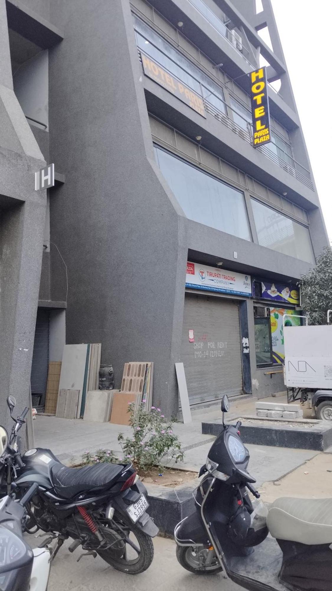 Hotel Paris Plaza أحمد أباد المظهر الخارجي الصورة
