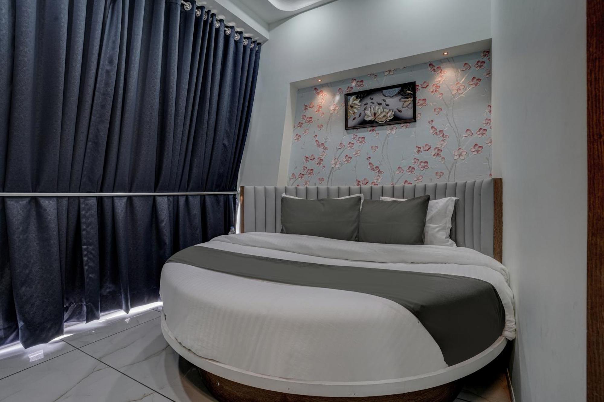 Hotel Paris Plaza أحمد أباد المظهر الخارجي الصورة