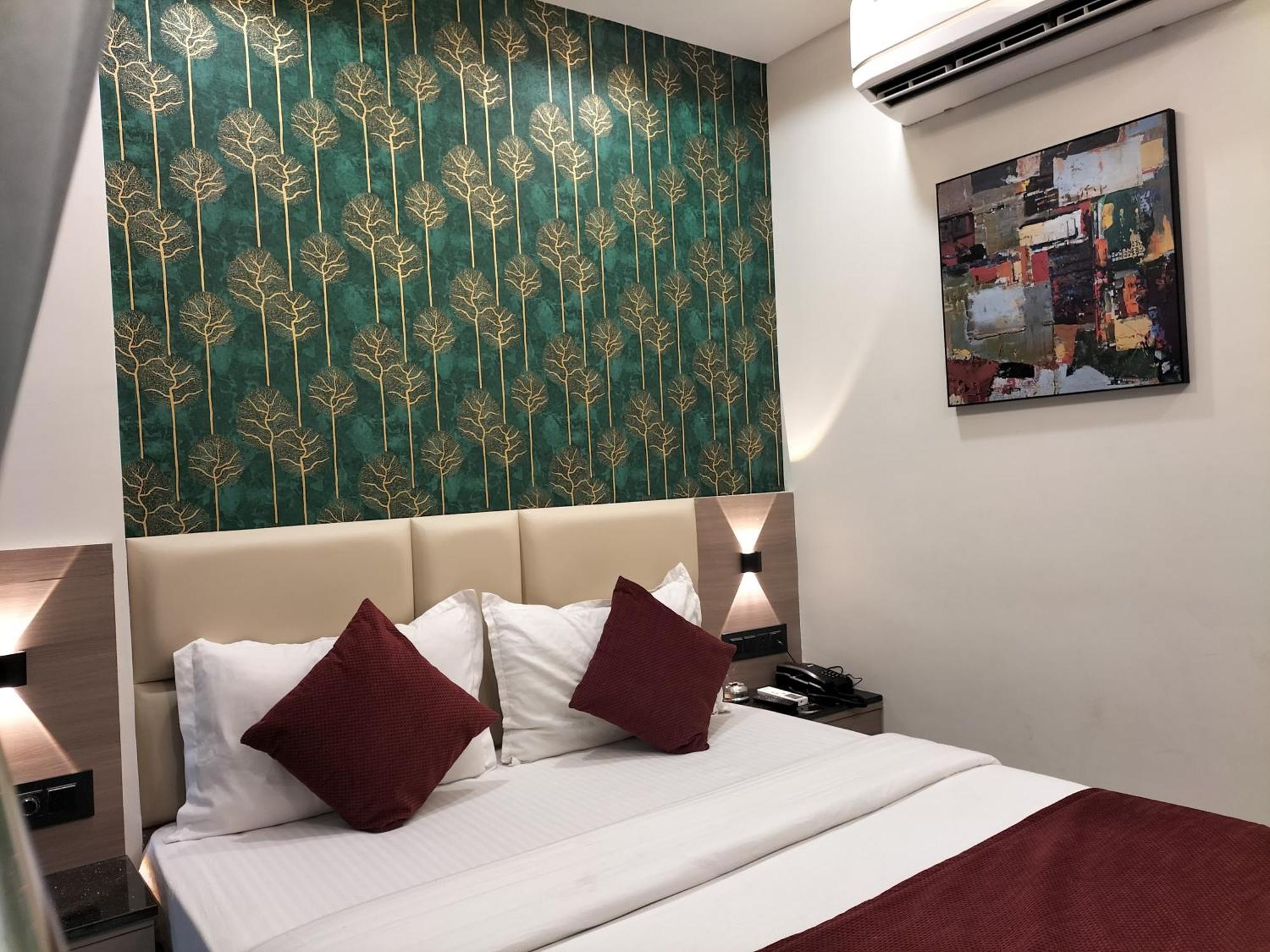 Hotel Paris Plaza أحمد أباد المظهر الخارجي الصورة